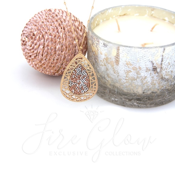 Filigree Teardrop Necklace Rose Gold Rhinestone - Picture 4 of 8